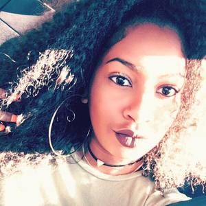 Meet your Posher, Leonna